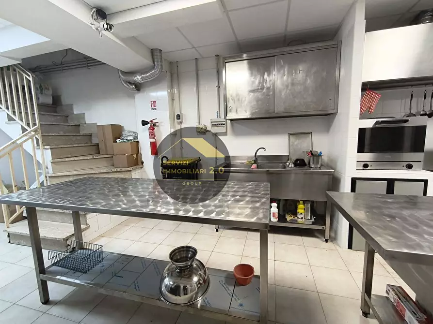 Immagine 29 di Locale commerciale in vendita  in Via della Tenuta di Torrenova 38 a Roma