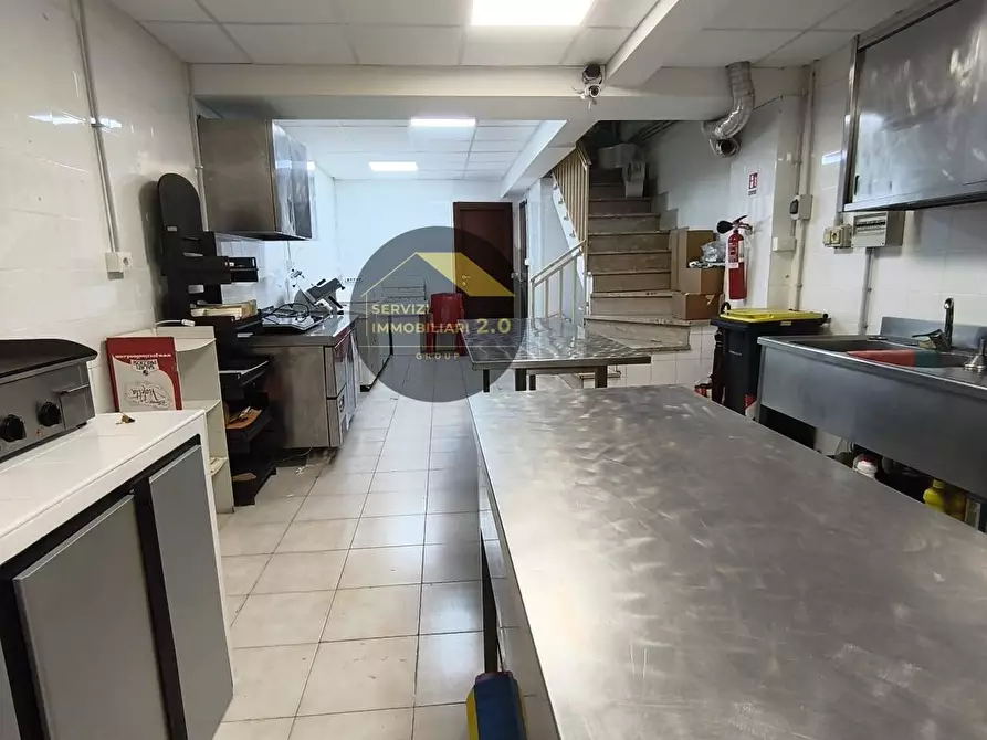 Immagine 33 di Locale commerciale in vendita  in Via della Tenuta di Torrenova 38 a Roma