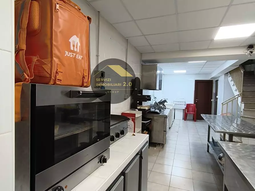 Immagine 35 di Locale commerciale in vendita  in Via della Tenuta di Torrenova 38 a Roma