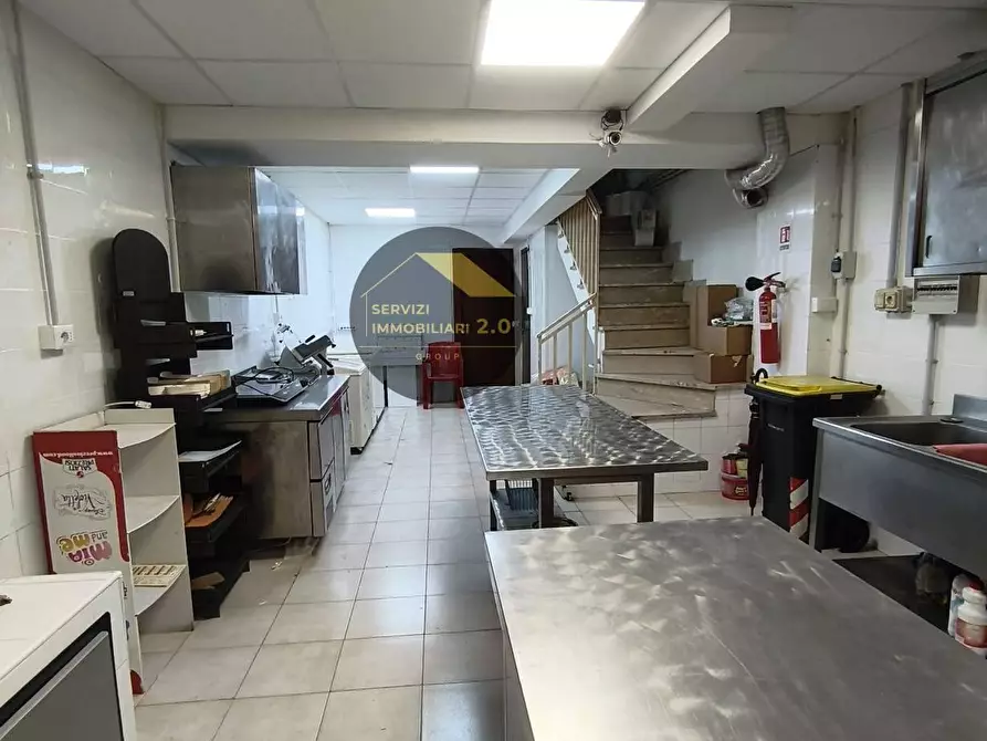 Immagine 36 di Locale commerciale in vendita  in Via della Tenuta di Torrenova 38 a Roma