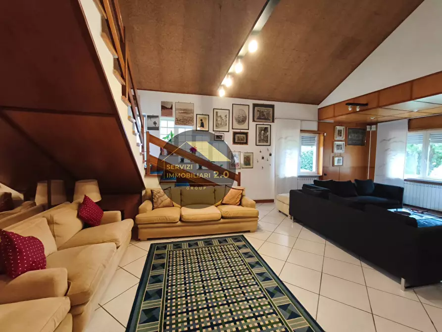 Immagine 21 di Villa in vendita  in Via Pecile 18 a Tivoli