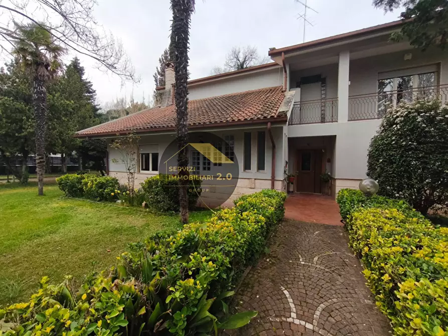 Immagine 60 di Villa in vendita  in Via Pecile 18 a Tivoli