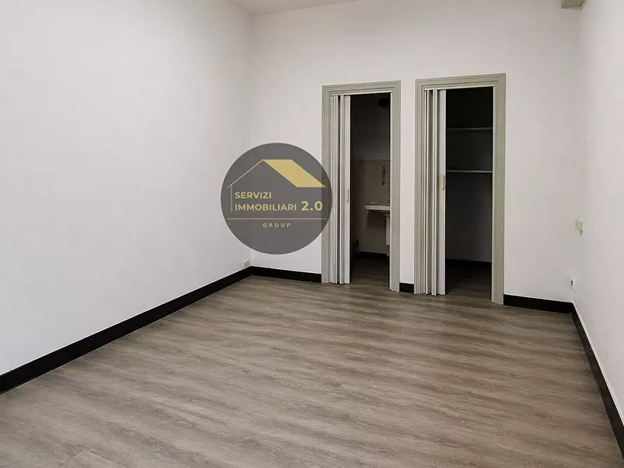 Immagine 4 di Locale commerciale in vendita  in Via Ottavio Ragni 8a a Roma