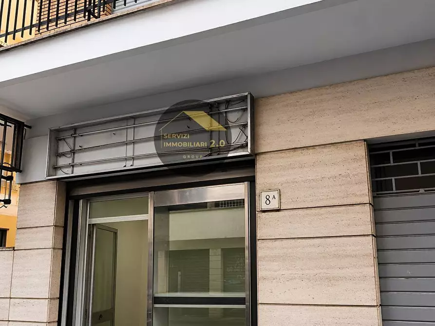 Immagine 3 di Locale commerciale in vendita  in Via Ottavio Ragni 8a a Roma