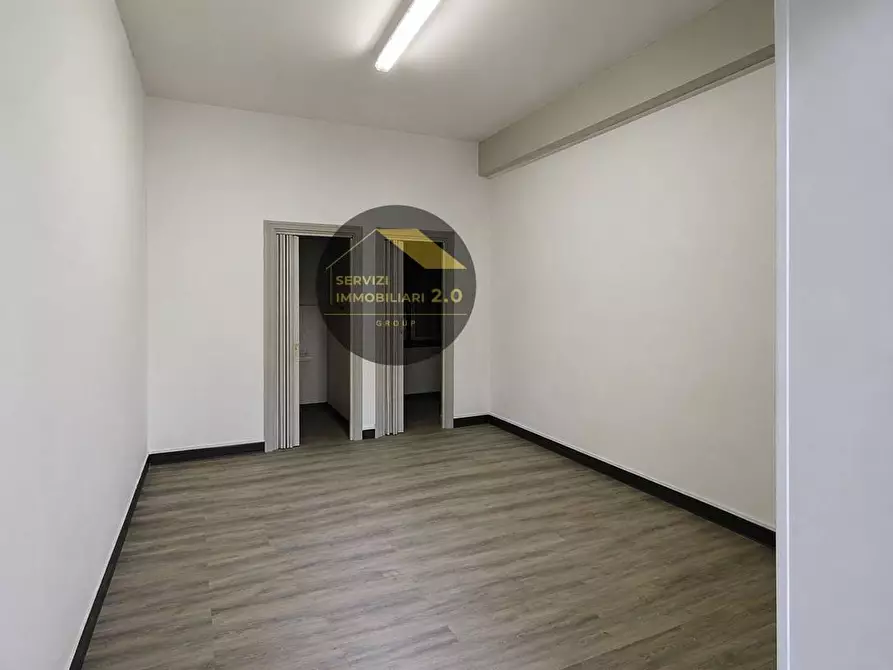 Immagine 7 di Locale commerciale in vendita  in Via Ottavio Ragni 8a a Roma