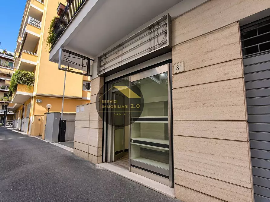 Immagine 2 di Locale commerciale in vendita  in Via Ottavio Ragni 8a a Roma