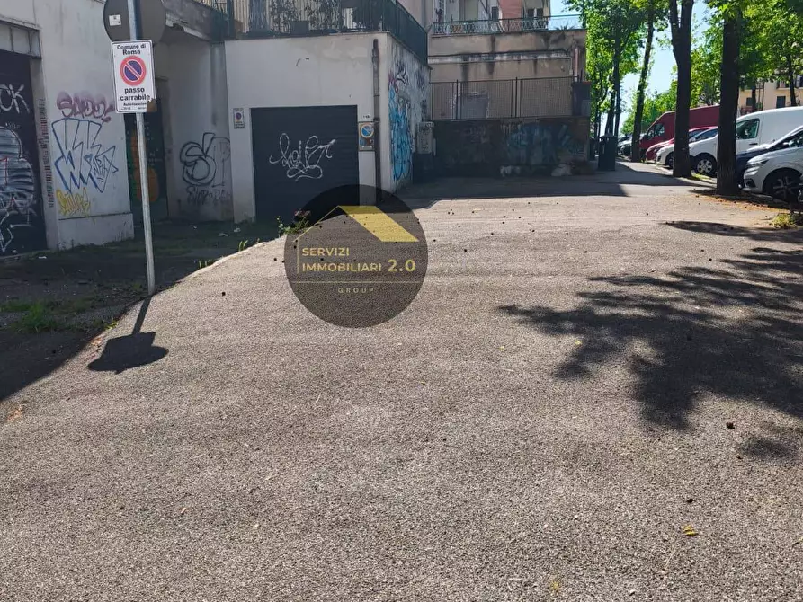 Immagine 5 di Box auto in vendita  in Via dei Gelsi 118 a Roma
