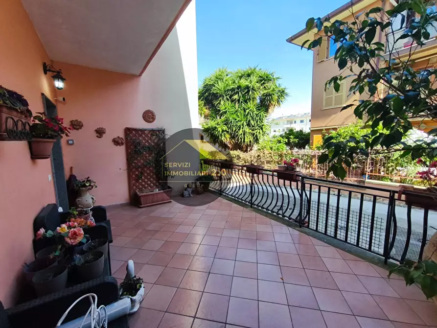Immagine 4 di Villa in vendita  in largo cesare colizza 73 a Marino