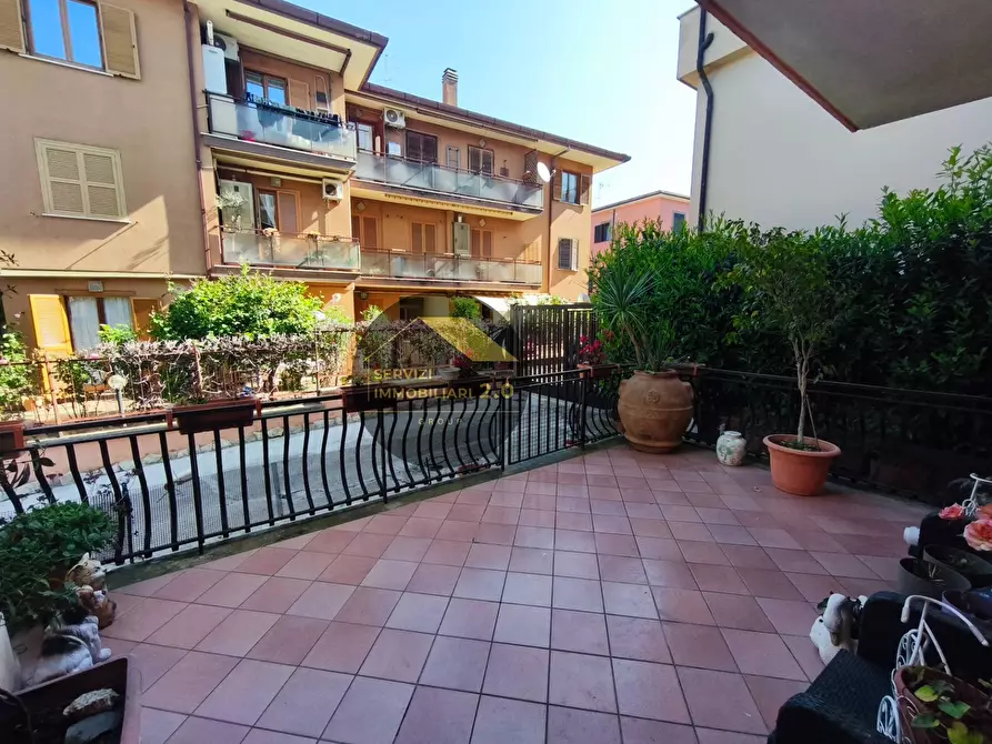 Immagine 5 di Villa in vendita  in largo cesare colizza 73 a Marino