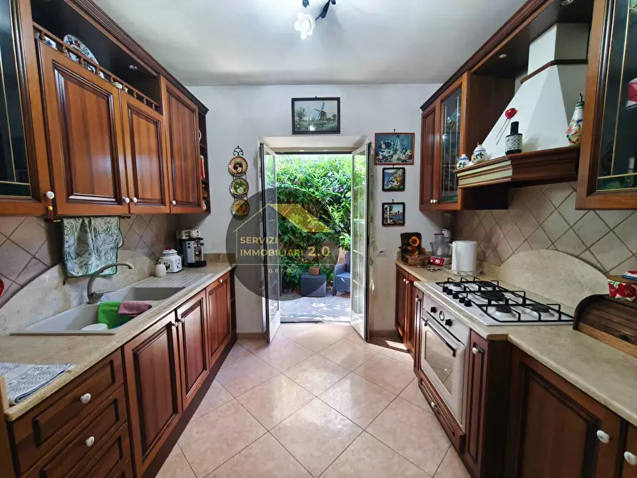 Immagine 18 di Villa in vendita  in largo cesare colizza 73 a Marino