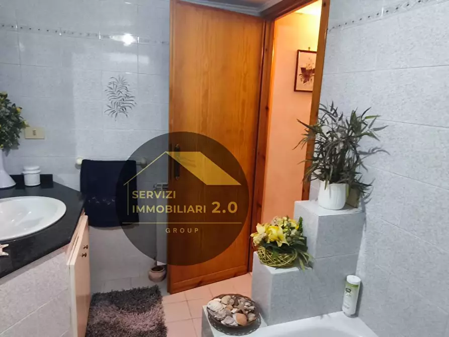 Immagine 38 di Villa in vendita  in largo cesare colizza 73 a Marino