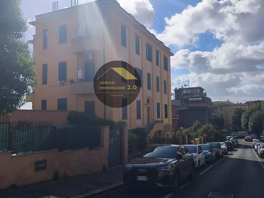 Immagine 3 di Appartamento in vendita  in via dei Glicini 131 a Roma