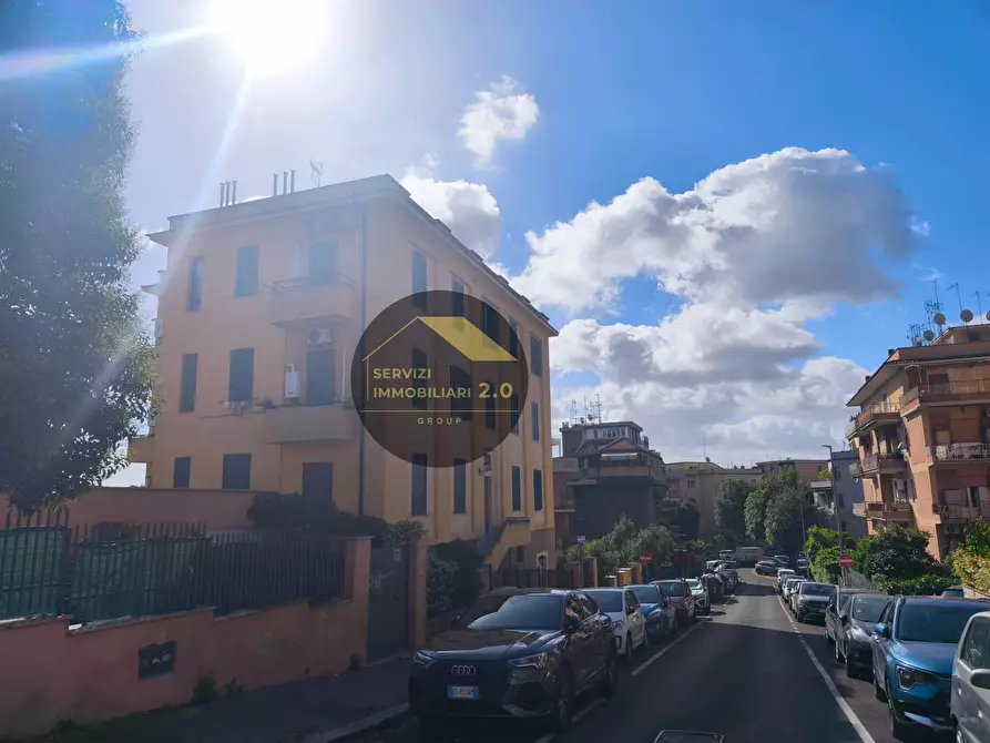 Immagine 4 di Appartamento in vendita  in via dei Glicini 131 a Roma