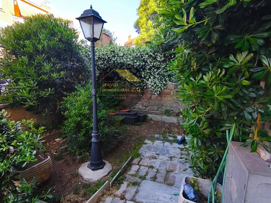 Immagine 7 di Appartamento in vendita  in via dei Glicini 131 a Roma