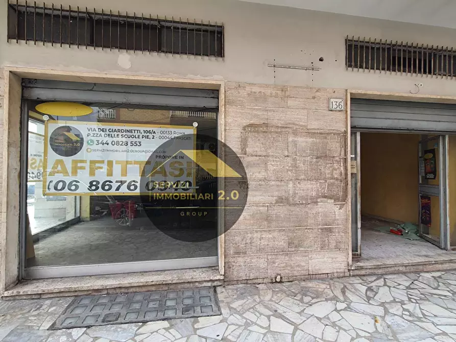 Immagine 1 di Locale commerciale in affitto  in Via Del Fosso Di Santa Maura 136A a Roma