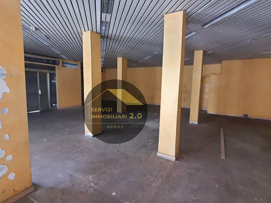 Immagine 3 di Locale commerciale in affitto  in Via Dei Giardinetti 214 a Roma