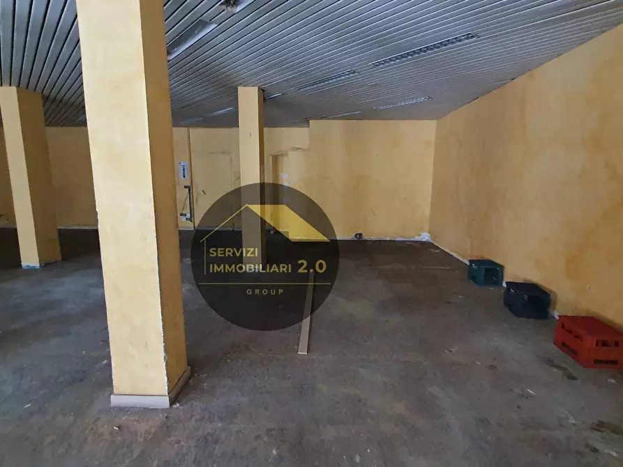 Immagine 4 di Locale commerciale in affitto  in Via Dei Giardinetti 214 a Roma