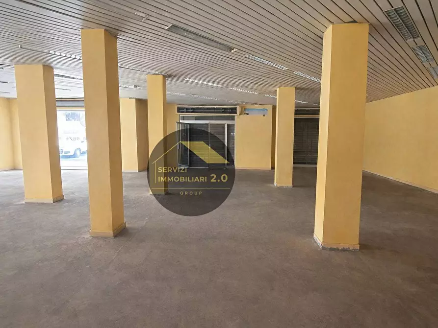 Immagine 20 di Locale commerciale in affitto  in Via Dei Giardinetti 214 a Roma