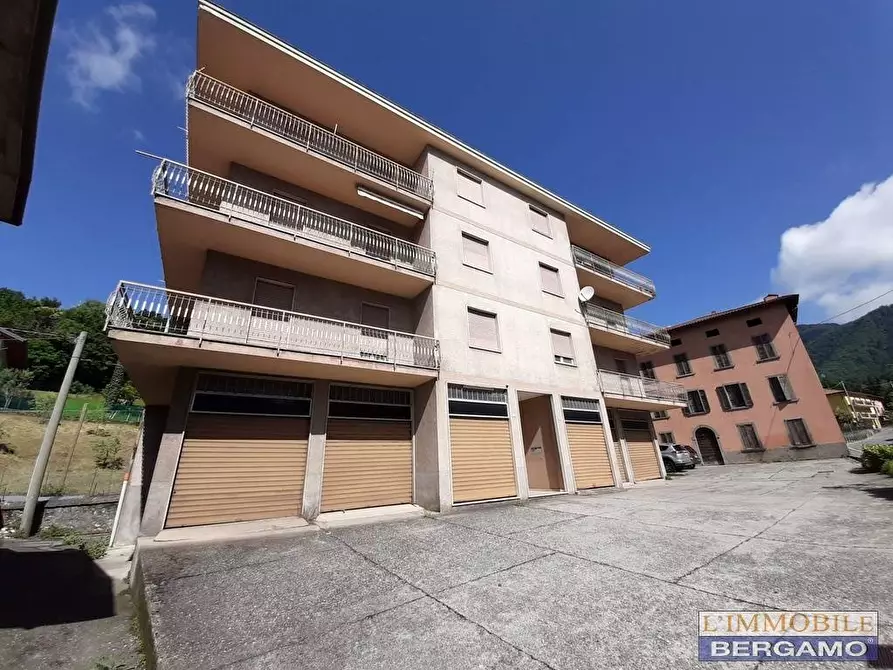 Immagine 1 di Appartamento in vendita  in via Valle Imagna a Almenno San Salvatore