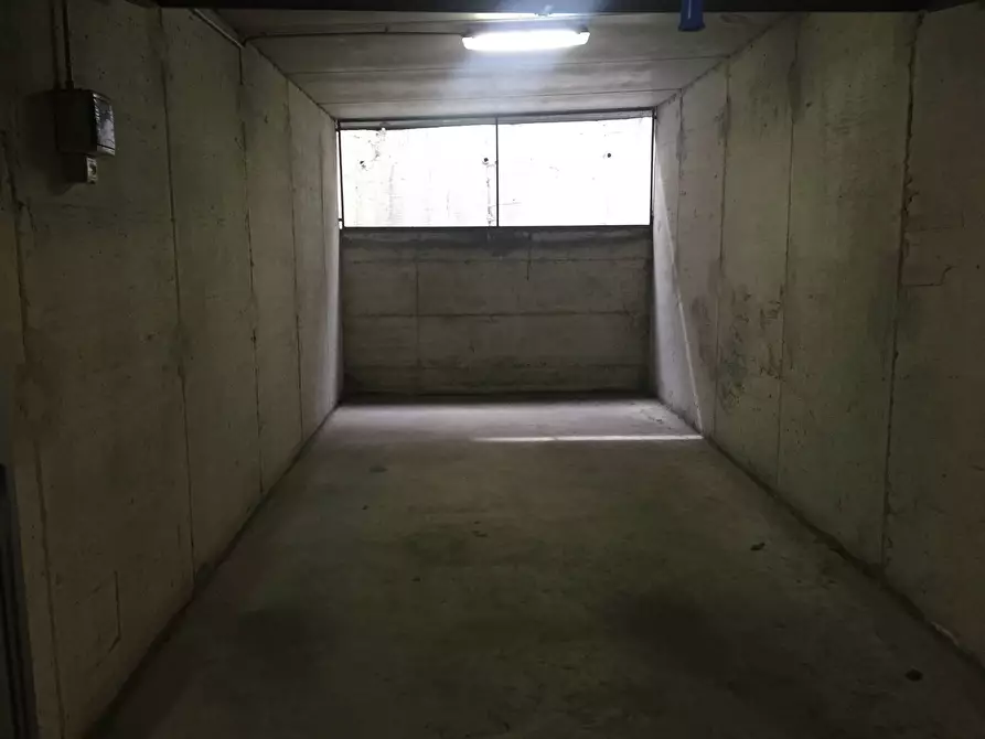 Immagine 4 di Box auto in vendita  a Savona