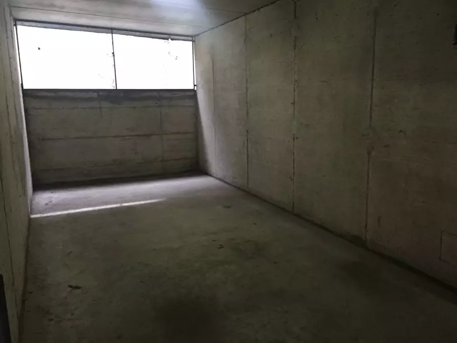 Immagine 3 di Box auto in vendita  a Savona