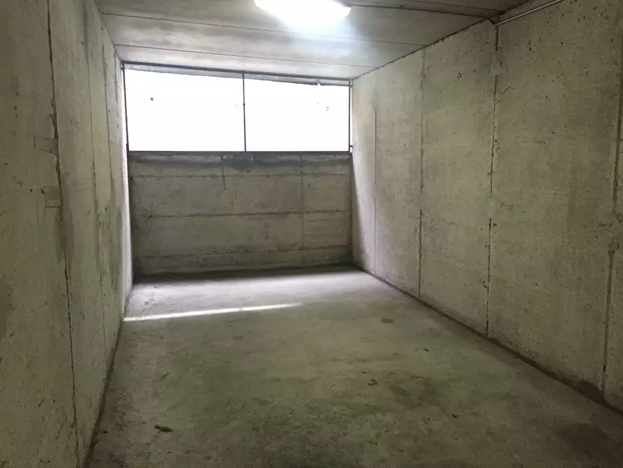 Immagine 5 di Box auto in vendita  a Savona