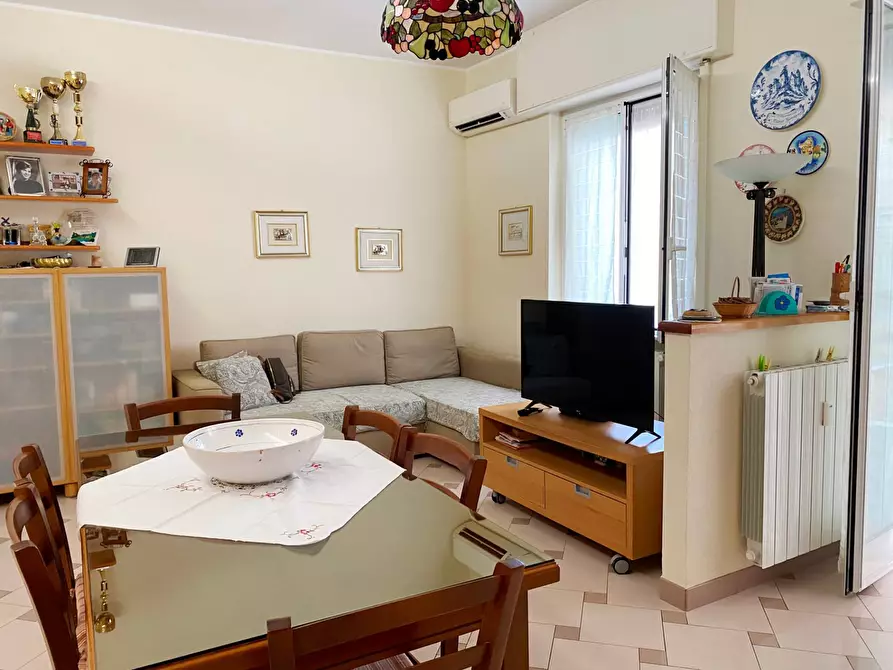 Immagine 3 di Appartamento in vendita  a Savona