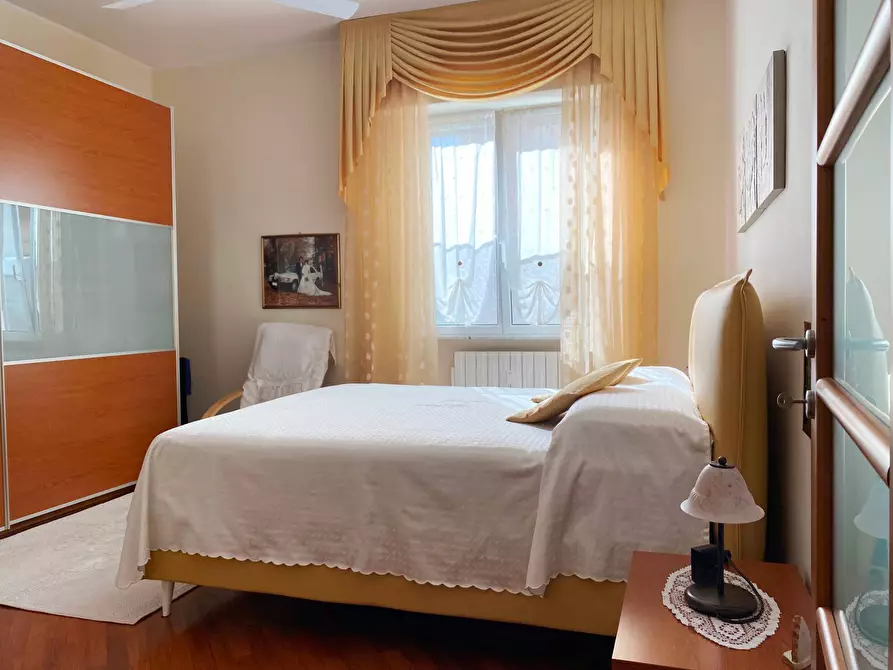 Immagine 12 di Appartamento in vendita  a Savona