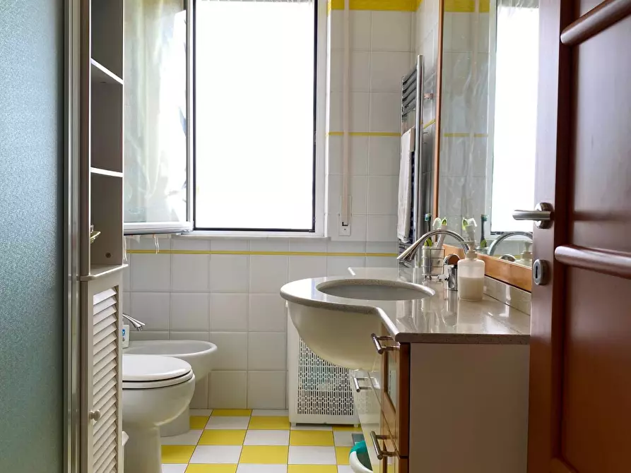 Immagine 18 di Appartamento in vendita  a Savona