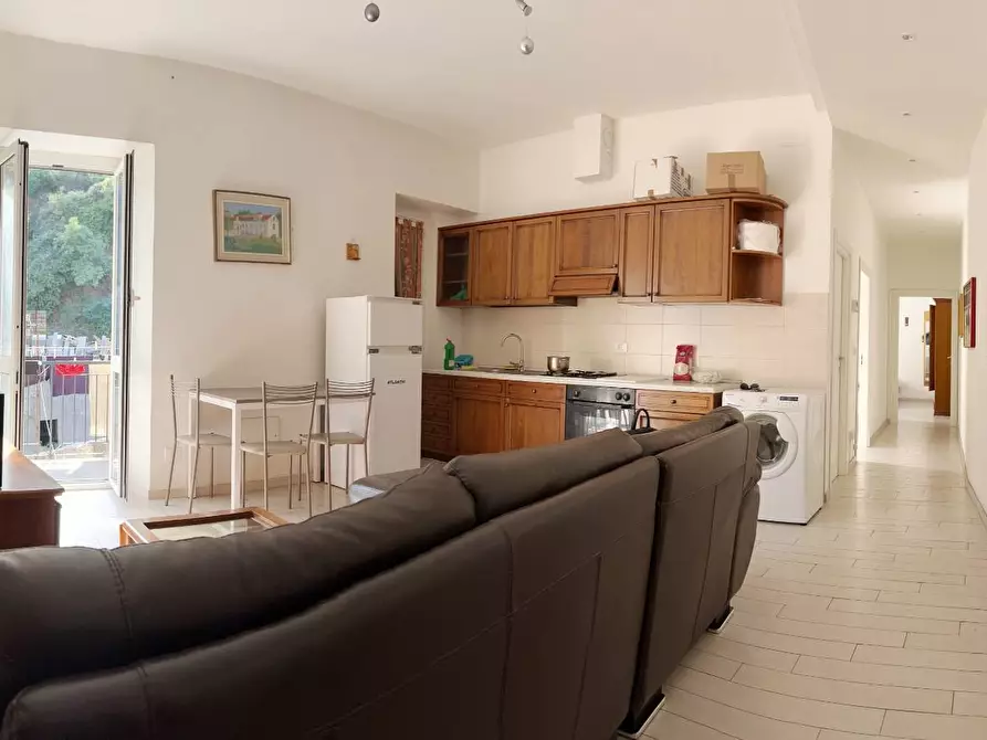 Immagine 3 di Appartamento in vendita  a Savona