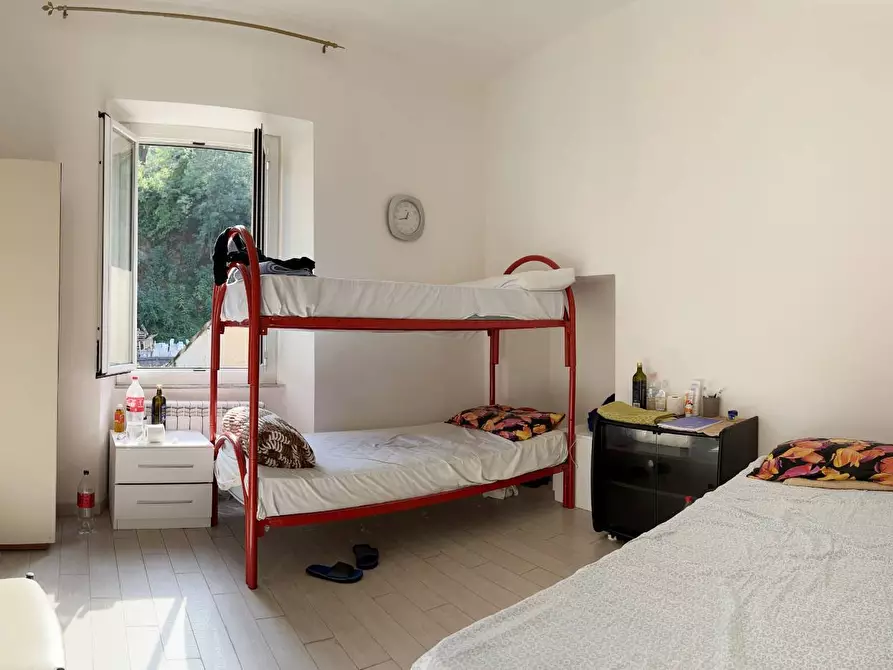 Immagine 11 di Appartamento in vendita  a Savona