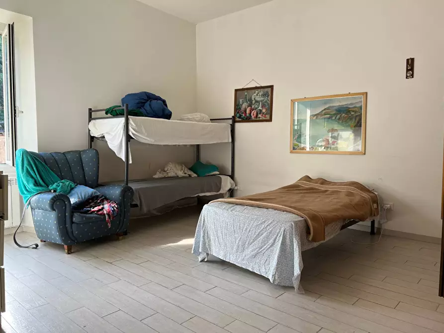 Immagine 12 di Appartamento in vendita  a Savona