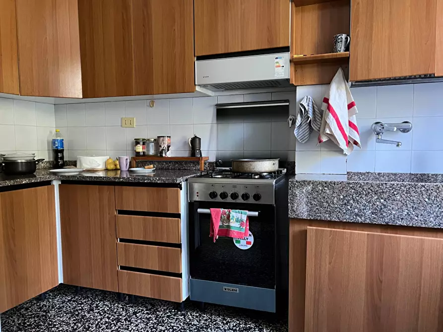 Immagine 5 di Appartamento in vendita  a Savona