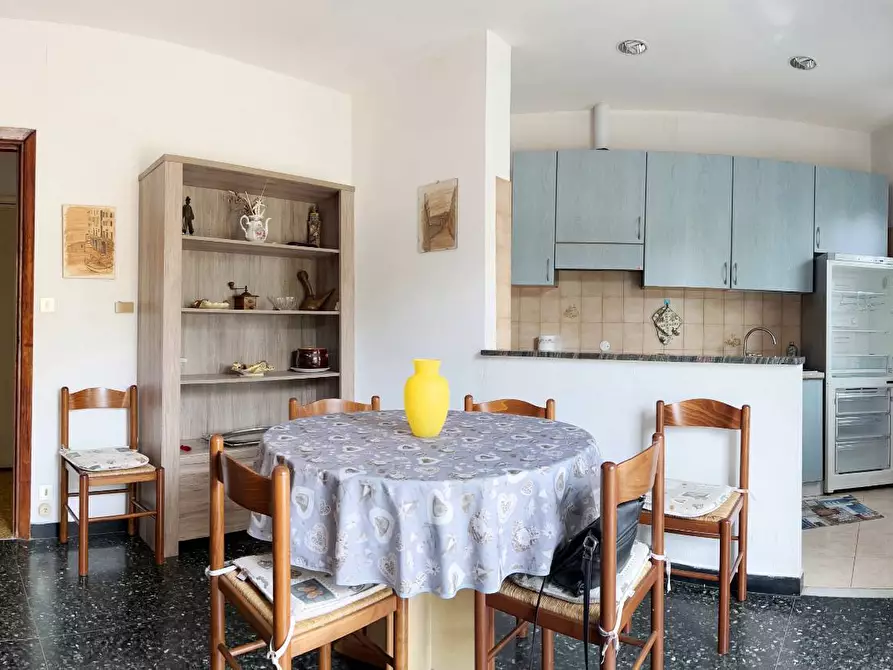 Immagine 4 di Appartamento in vendita  a Savona