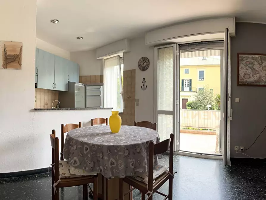 Immagine 5 di Appartamento in vendita  a Savona