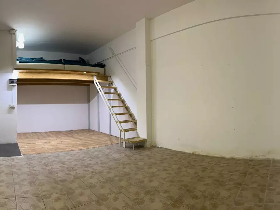 Immagine 3 di Box auto in vendita  a Savona