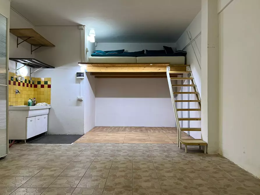 Immagine 5 di Box auto in vendita  a Savona