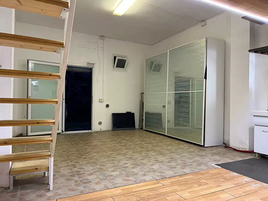 Immagine 7 di Box auto in vendita  a Savona