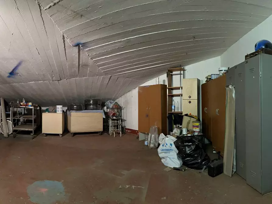 Immagine 11 di Box auto in vendita  a Savona