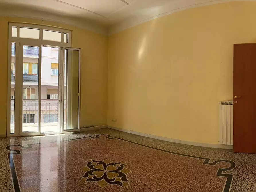 Immagine 13 di Appartamento in vendita  a Savona