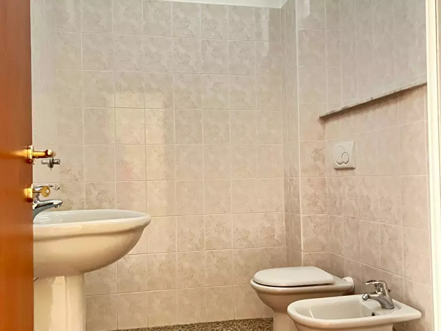 Immagine 18 di Appartamento in vendita  a Savona