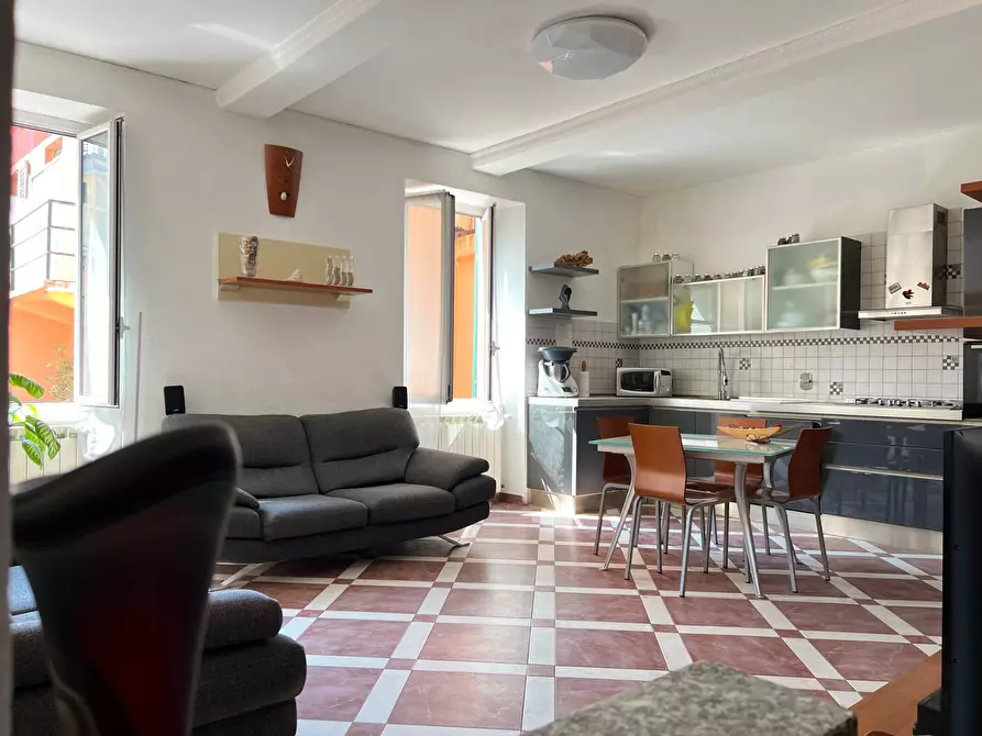 Immagine 5 di Appartamento in vendita  a Savona