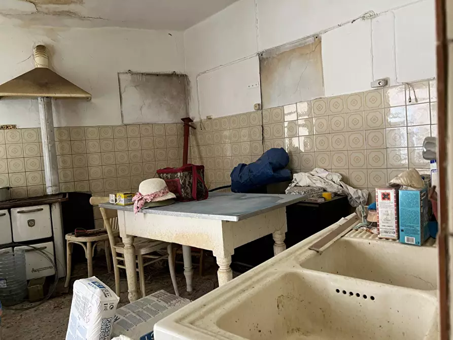 Immagine 9 di Rustico / casale in vendita  a Vezzi Portio