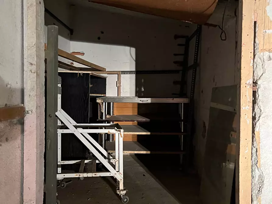 Immagine 19 di Box auto in vendita  a Savona