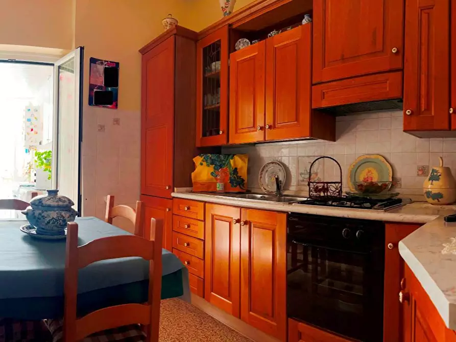 Immagine 3 di Appartamento in vendita  a Savona