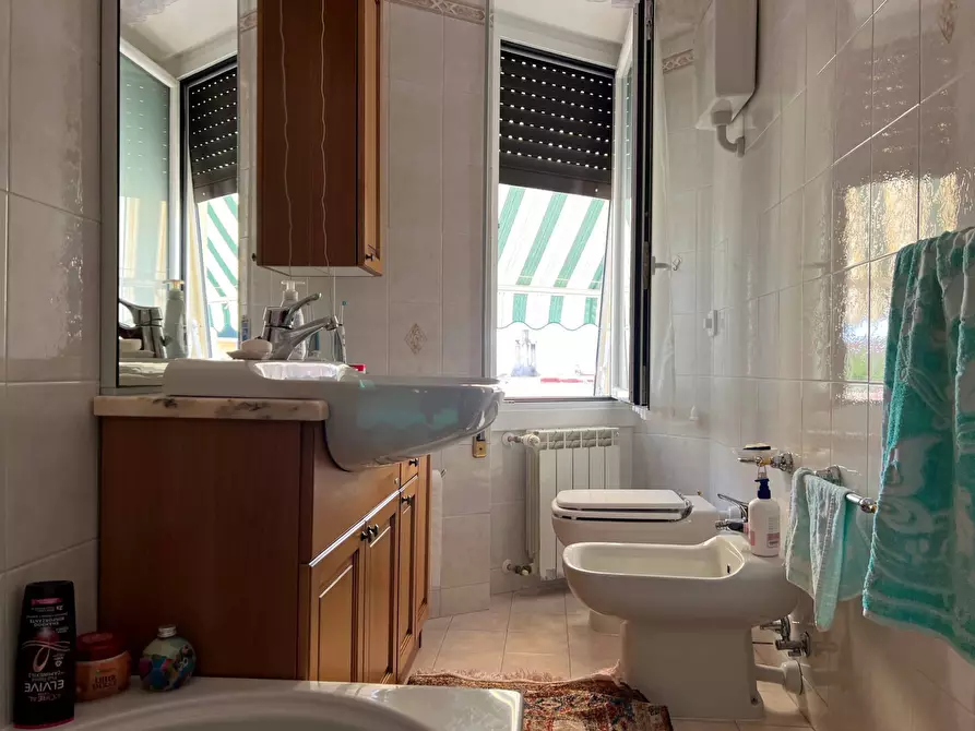 Immagine 20 di Appartamento in vendita  a Savona