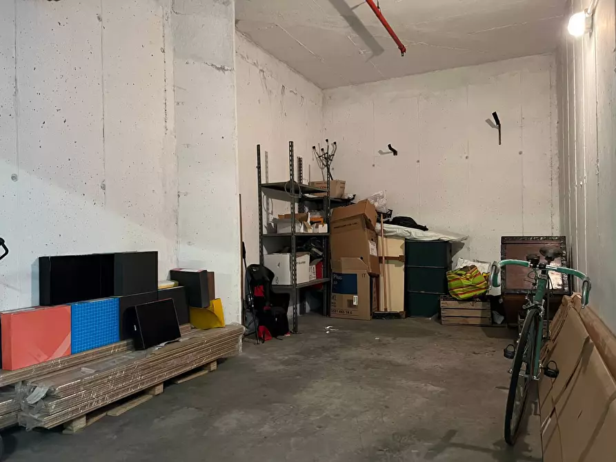 Immagine 3 di Box auto in vendita  a Savona