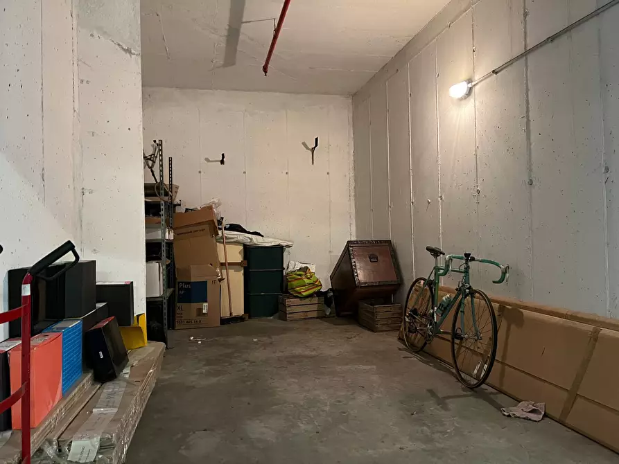 Immagine 6 di Box auto in vendita  a Savona