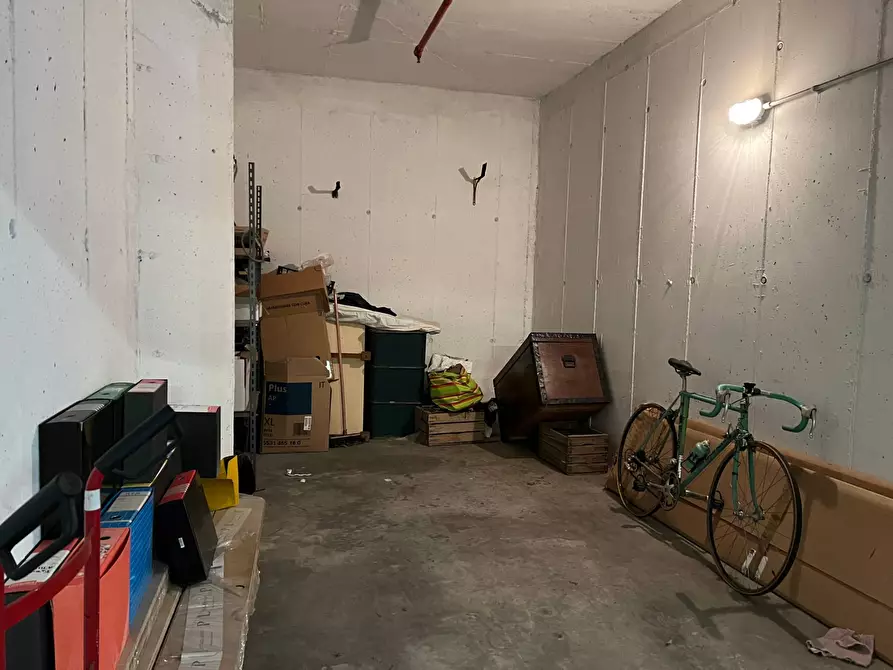 Immagine 11 di Box auto in vendita  a Savona