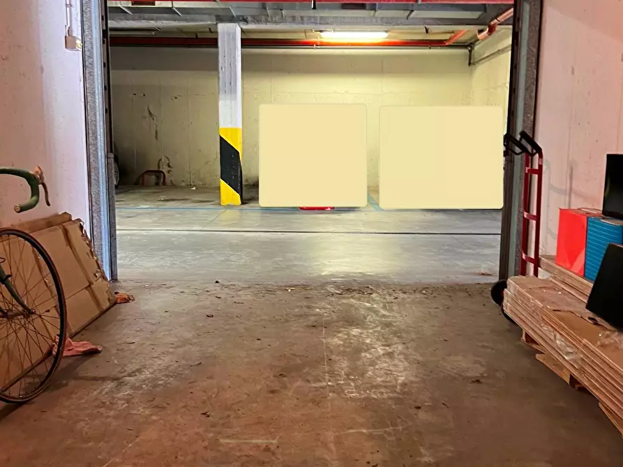 Immagine 13 di Box auto in vendita  a Savona